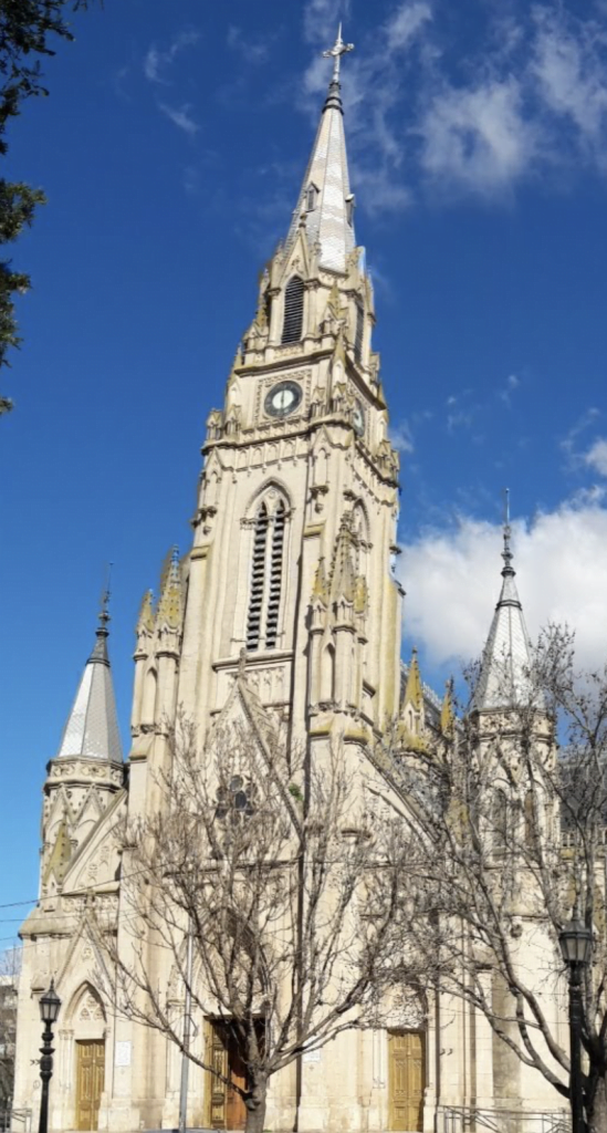 hermosa visata de Basílica Catedral Nuestra Señora de las Mercedes