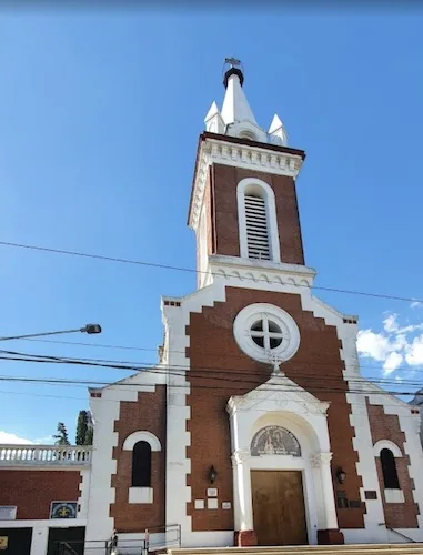 Parroquia Santa Juana de Arco. Un lugar de culto a pocas cuadras de la estacion ciudadela tren sarmiento
