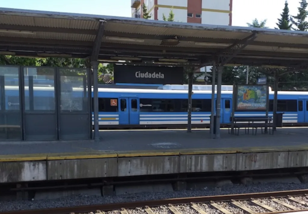 estacion de tren ciudadela del tren sarmiento